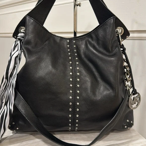 Michael Kors Bag Studded Black Leather Chain Hobo - Picture 4 of 17